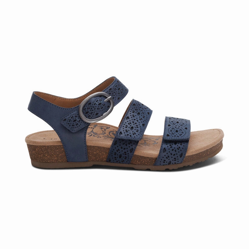AETREX LILLY NAVY CUTOUT