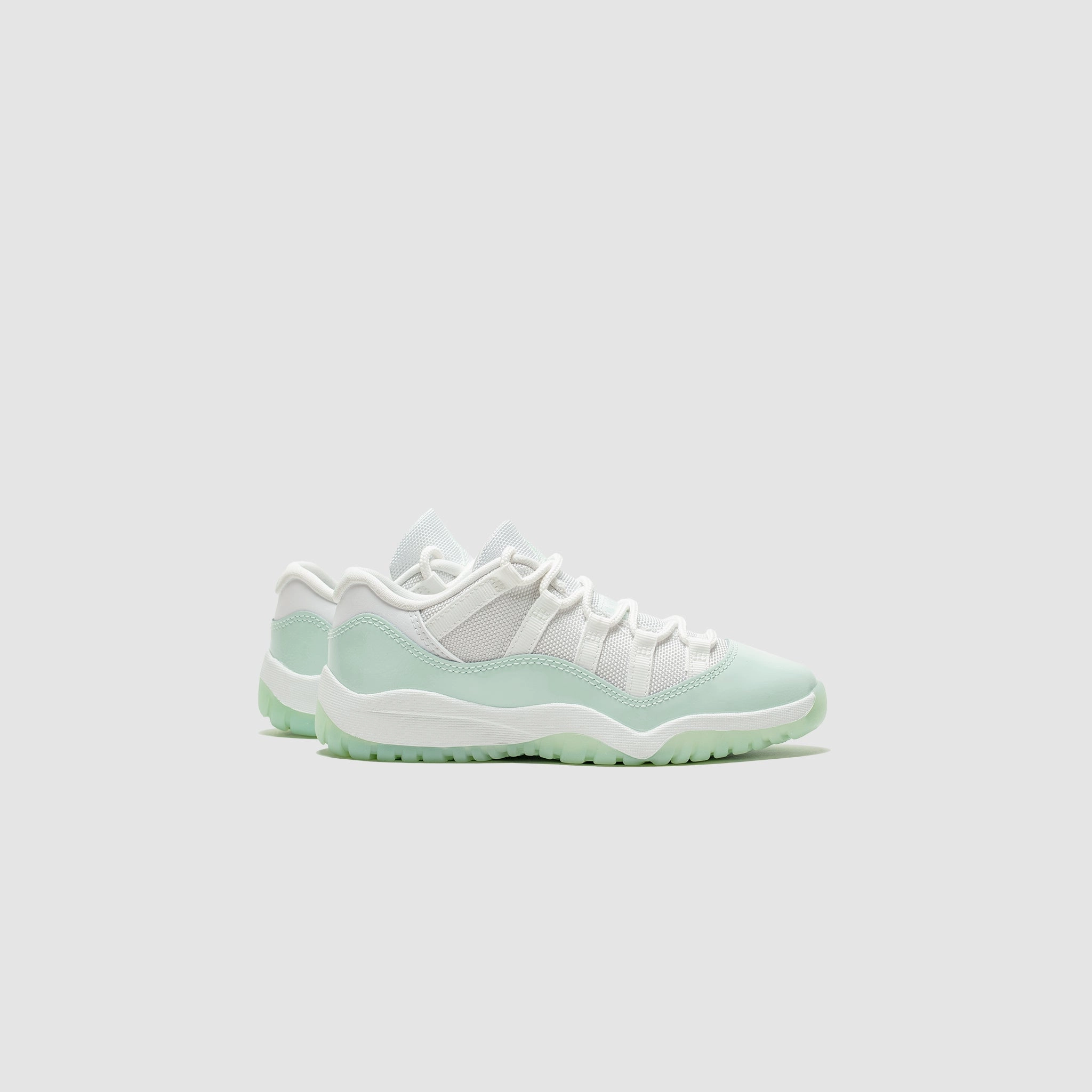 AIR JORDAN 11 RETRO LOW (PS) "IGLOO"