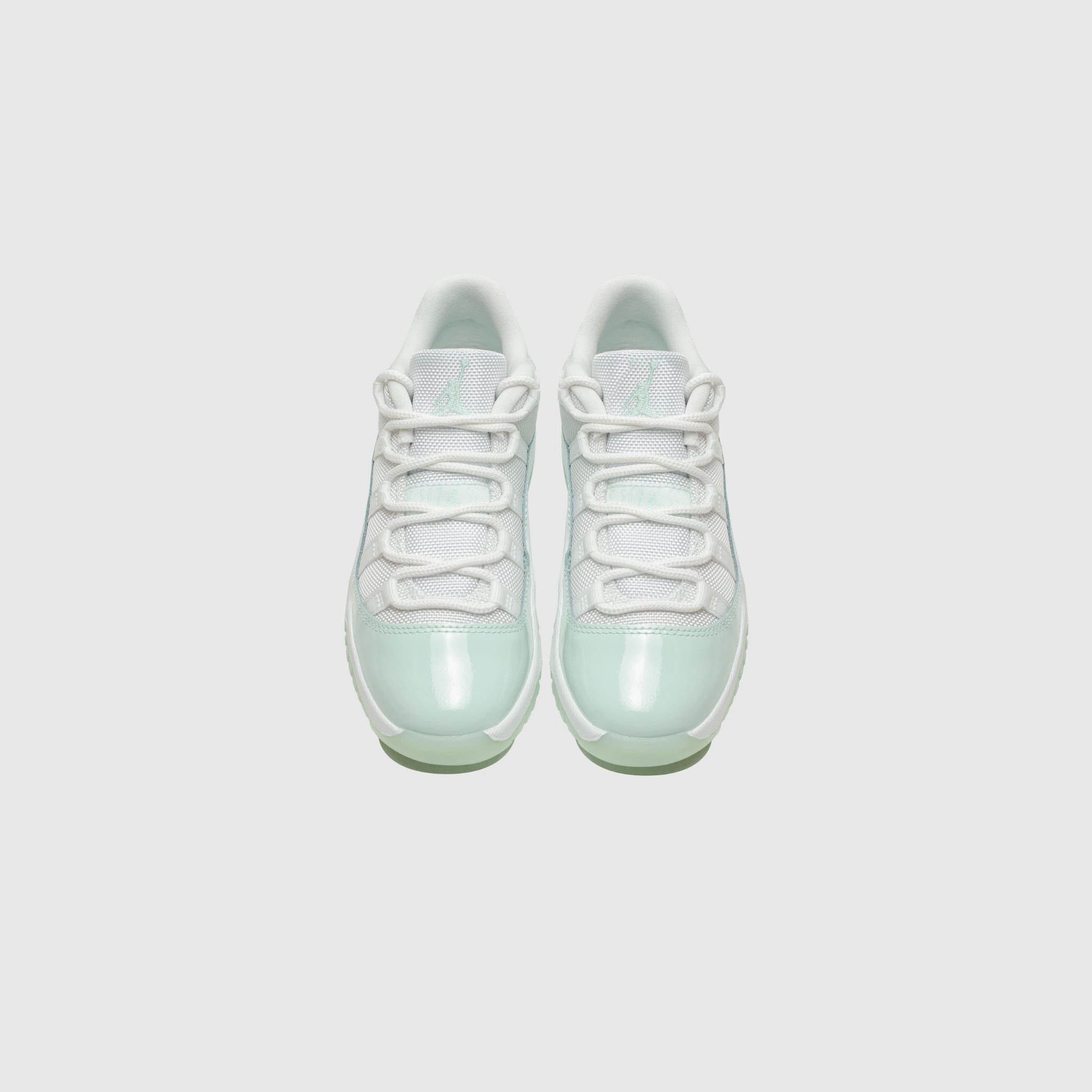AIR JORDAN 11 RETRO LOW (PS) "IGLOO"