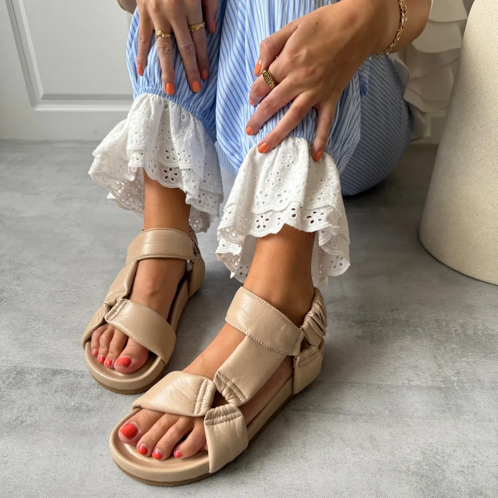 BEACH VIBES - BEIGE