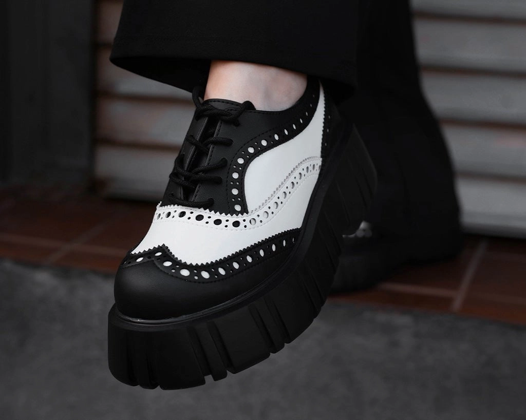 Black & White TUKskin Anarchic Airship Brogue