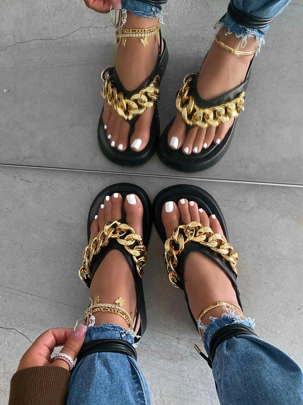 Cierra Sandals- Black