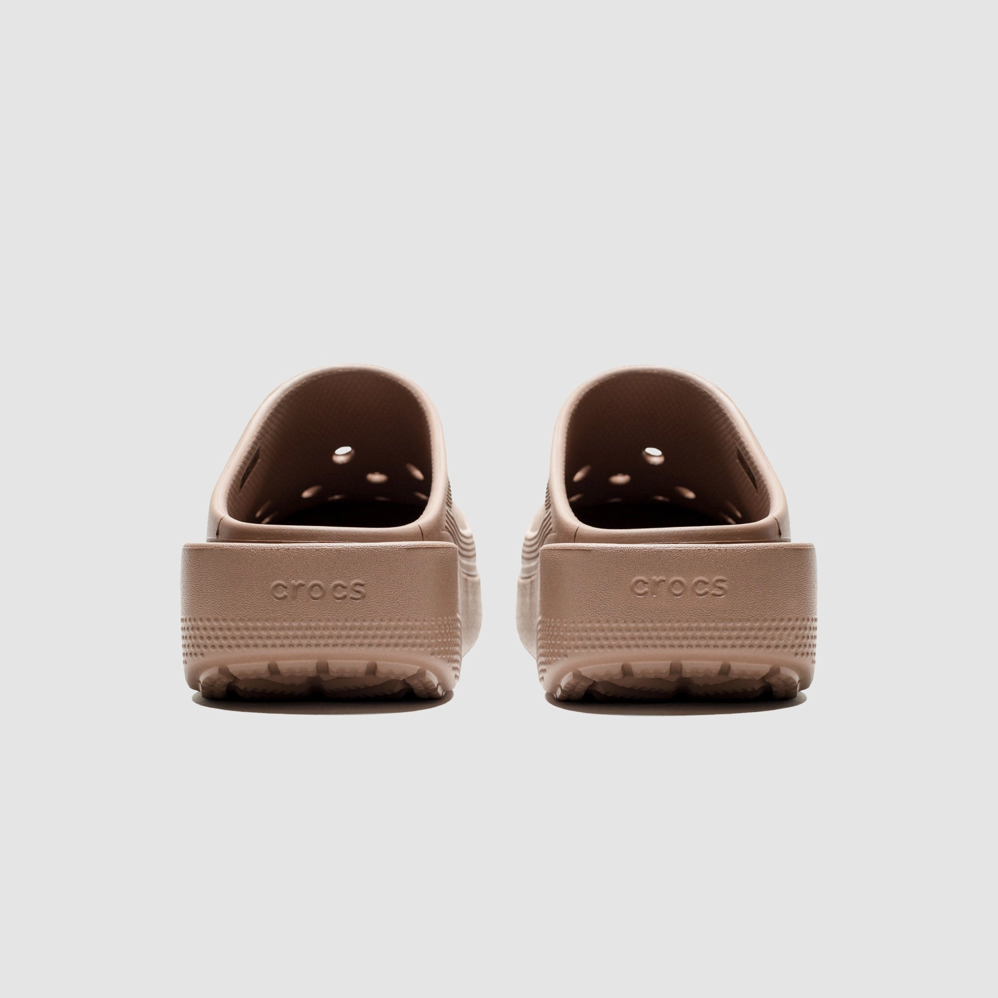 CLASSIC BLUNT TOE CLOG "LATTE"