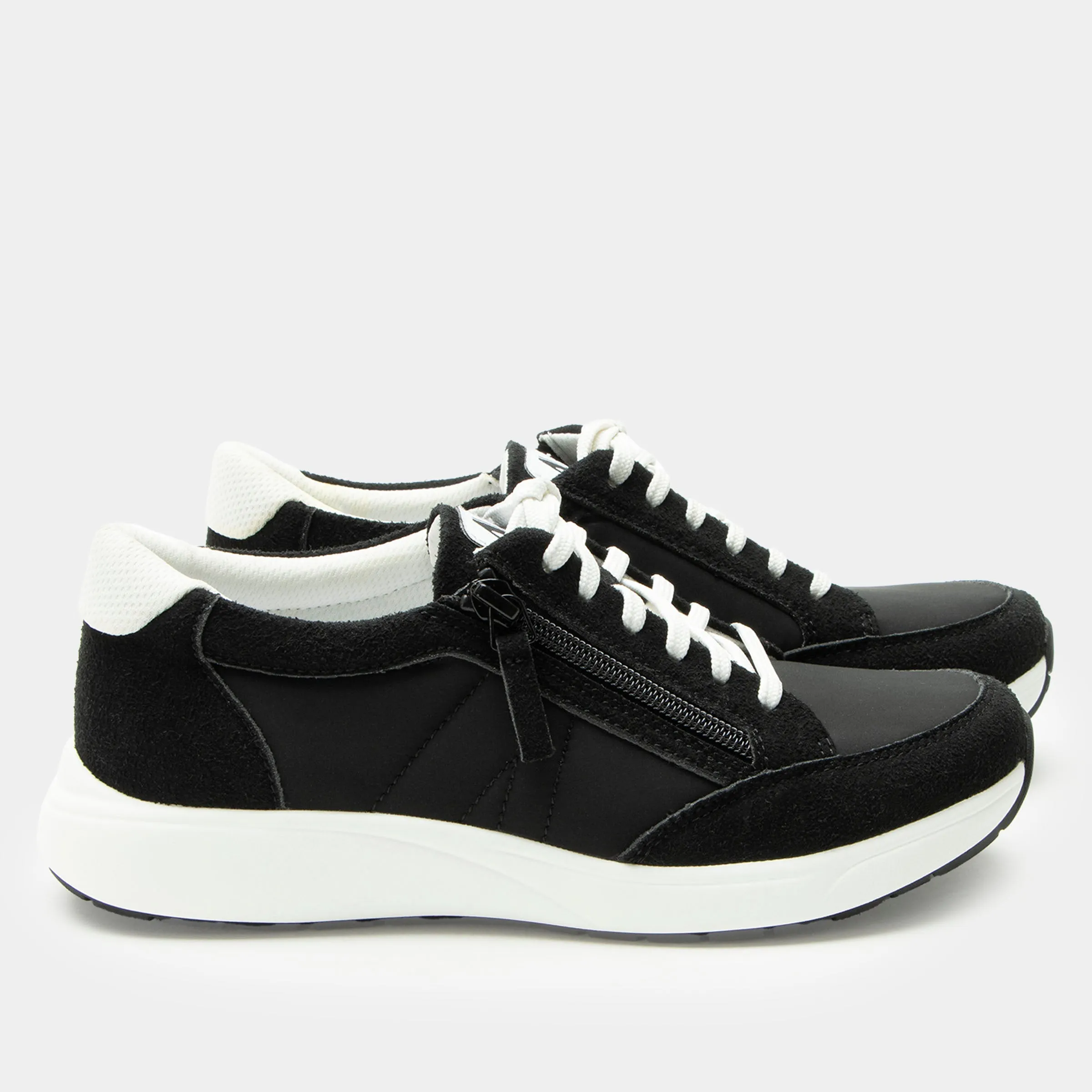 Eazeer Monochrome Shoe