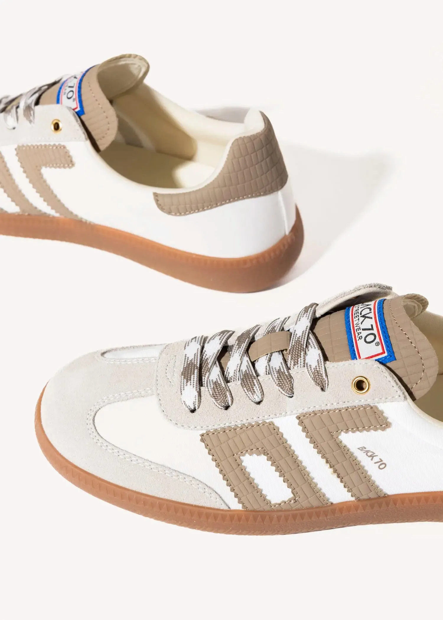 Ghost Sneaker