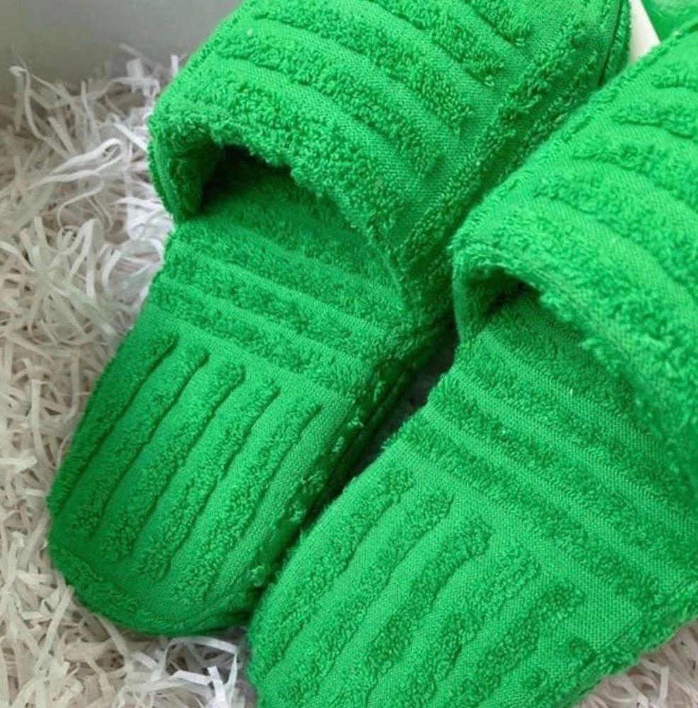 Giavana Slides- Green