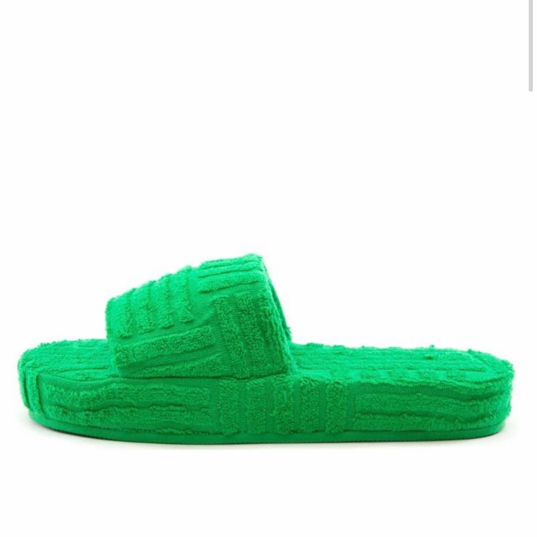 Giavana Slides- Green