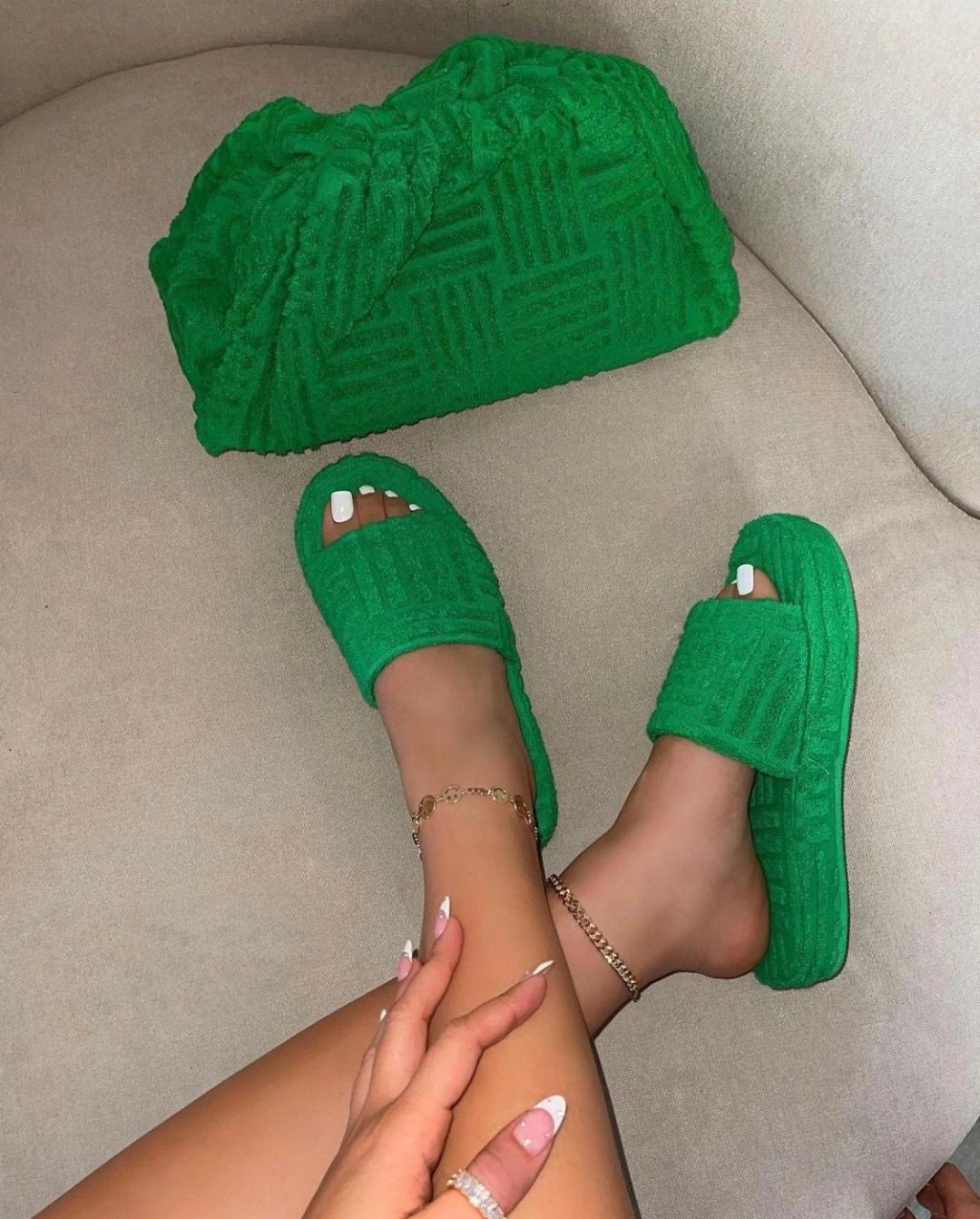 Giavana Slides- Green
