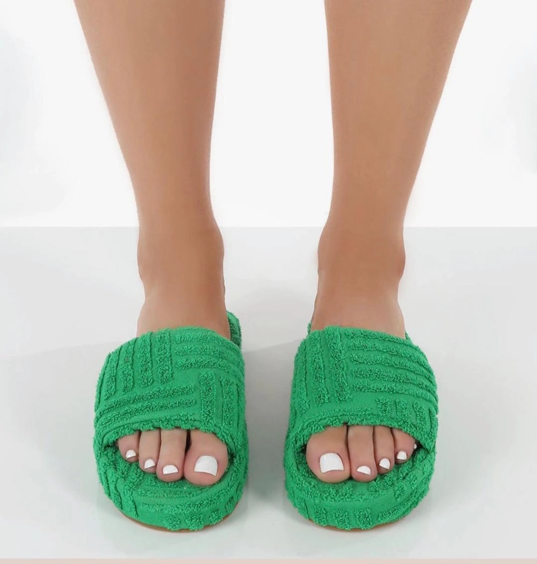 Giavana Slides- Green