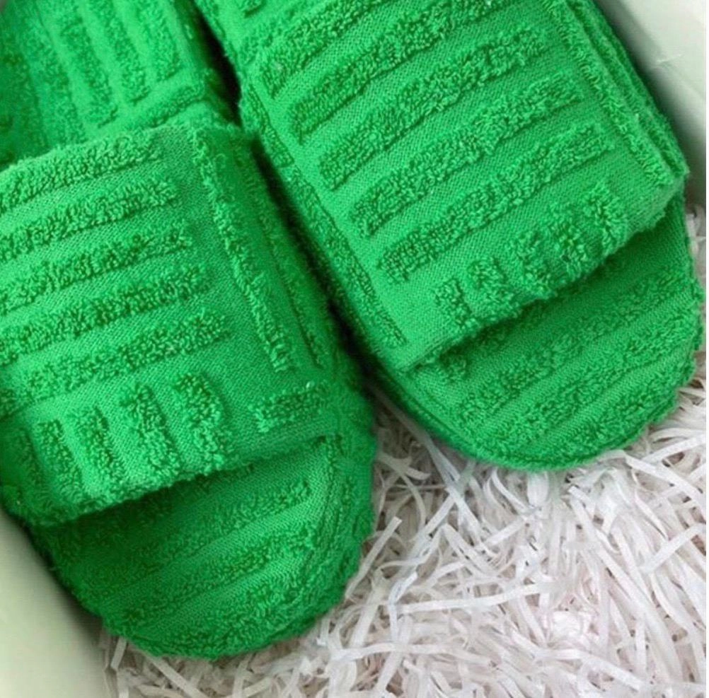 Giavana Slides- Green