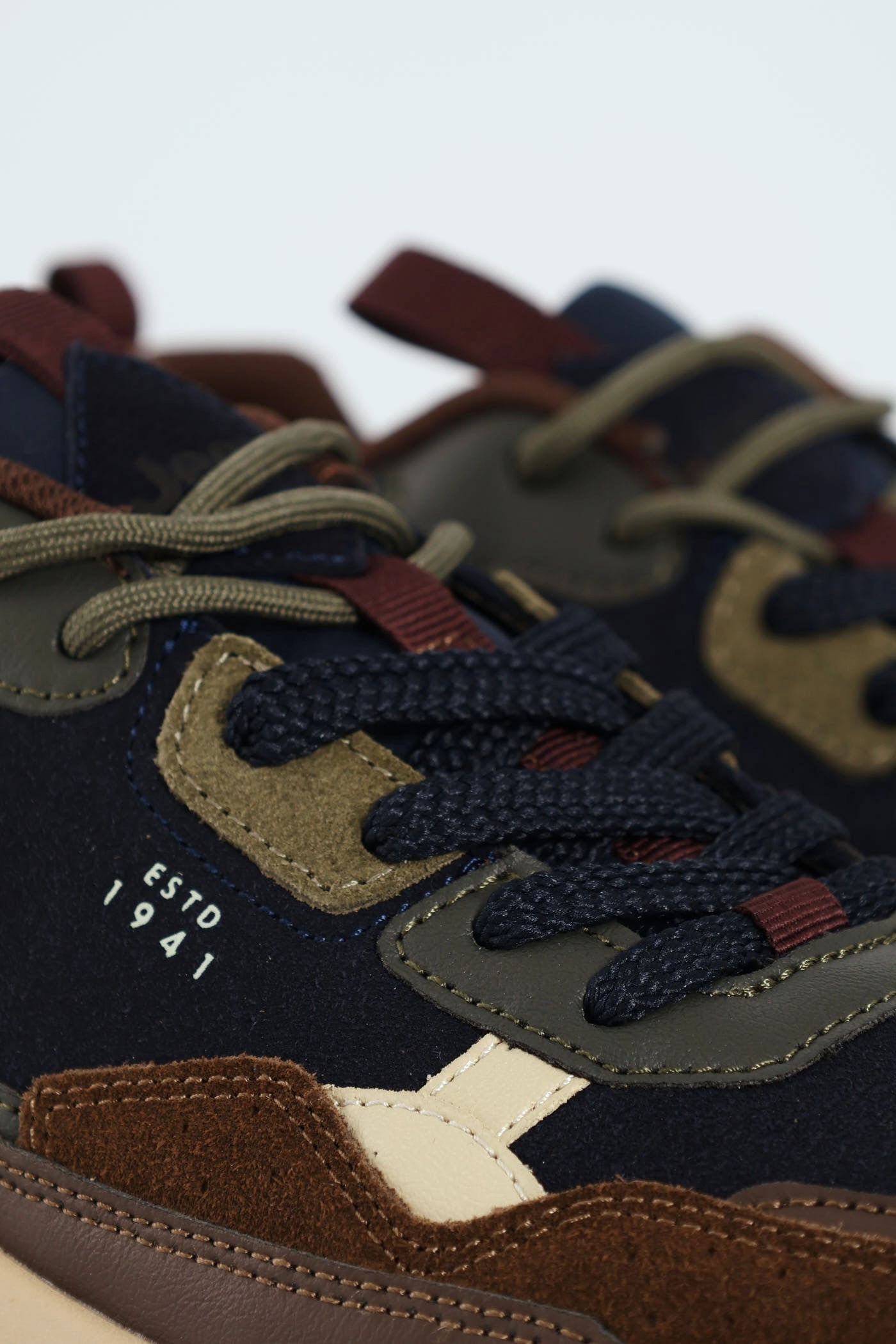 Groove Retro Trainer - Multi