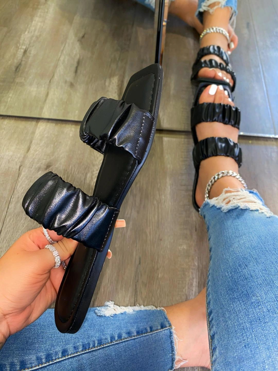 Joanna Sandals- Black