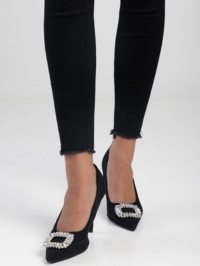 Lace Embrace Buckle Trim Pointed Heel - Black