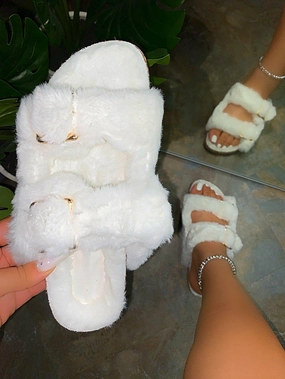 Lisa Slippers- White
