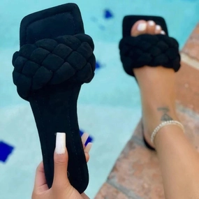 Monique Sandals- Black