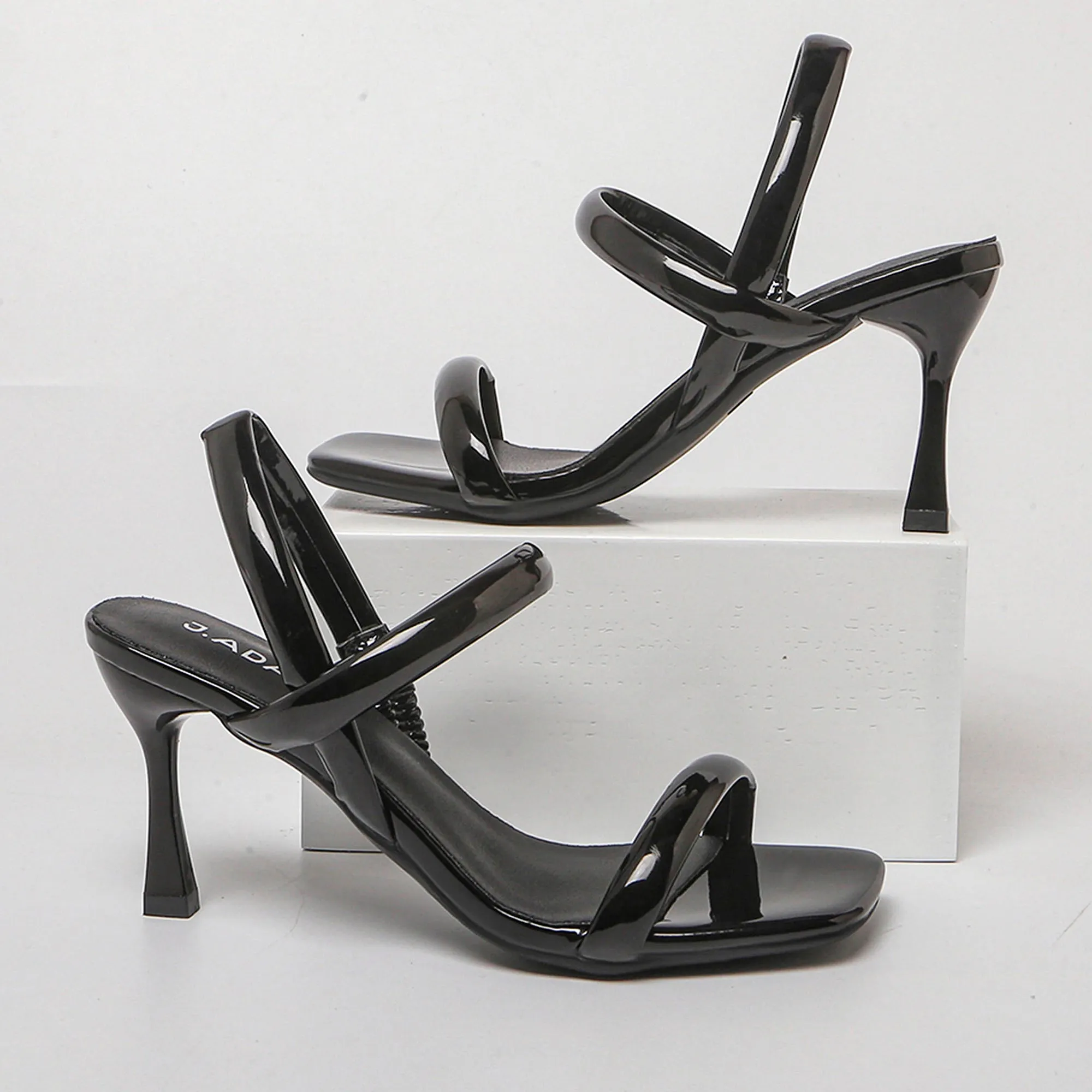 Naiomi | Black Patent