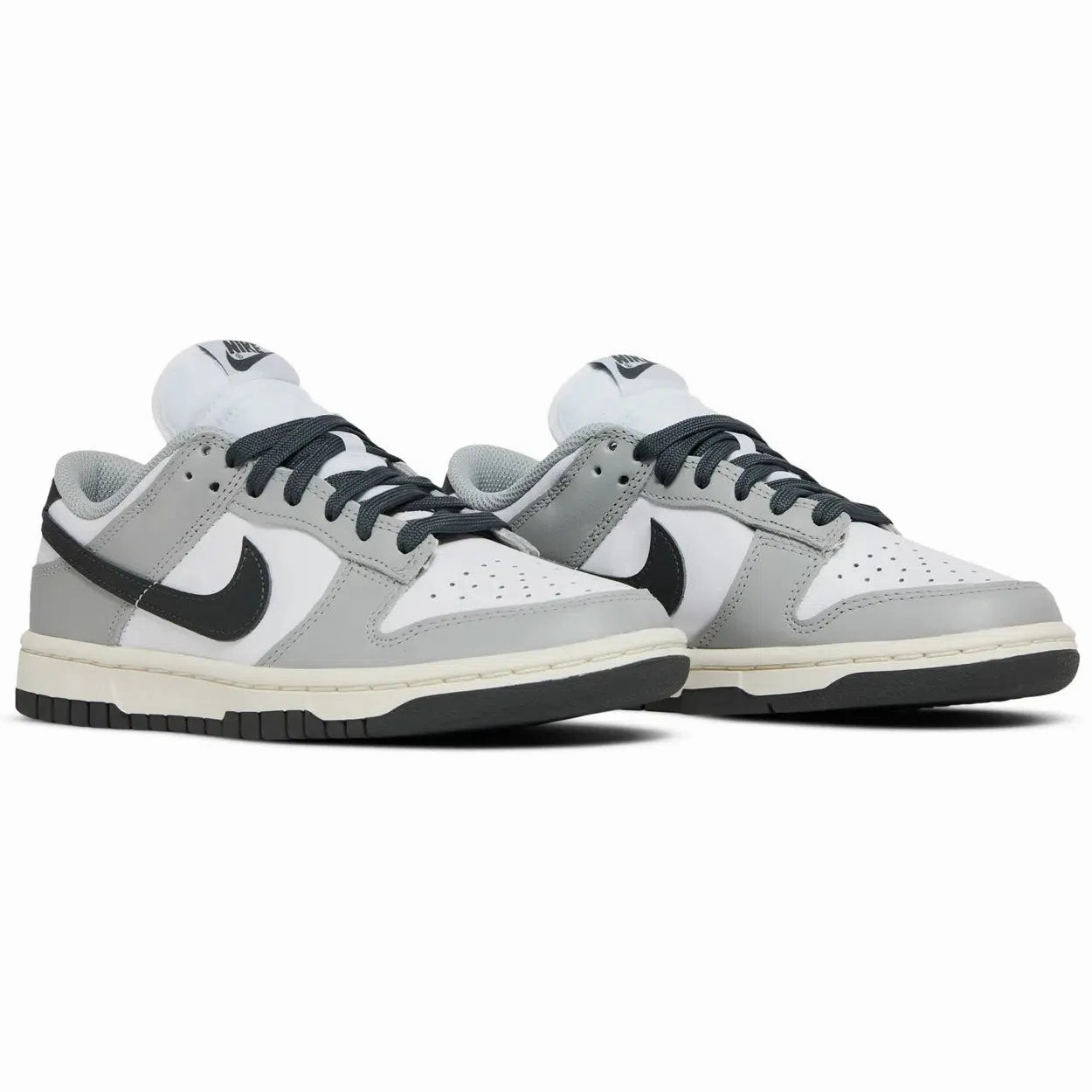 Nike Dunk 'Light Smoke Grey' W