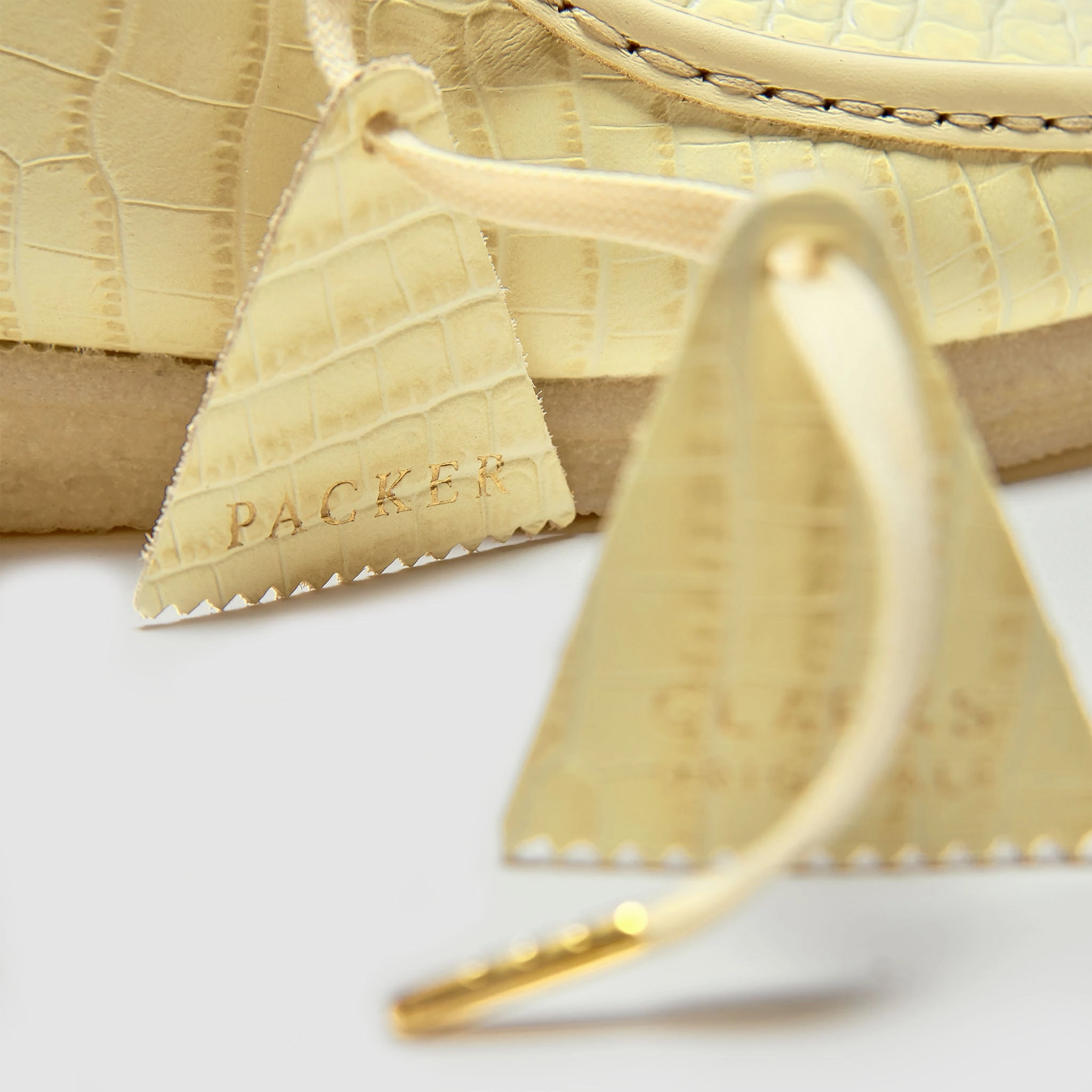 PACKER X CLARKS WALLABEE "TAN CROC"