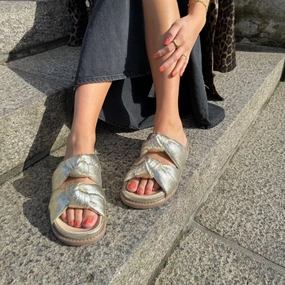 POOL PARTY - GOLD/BEIGE