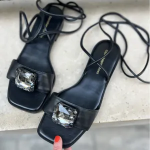 POWER TO THE PEOPLE - Black
