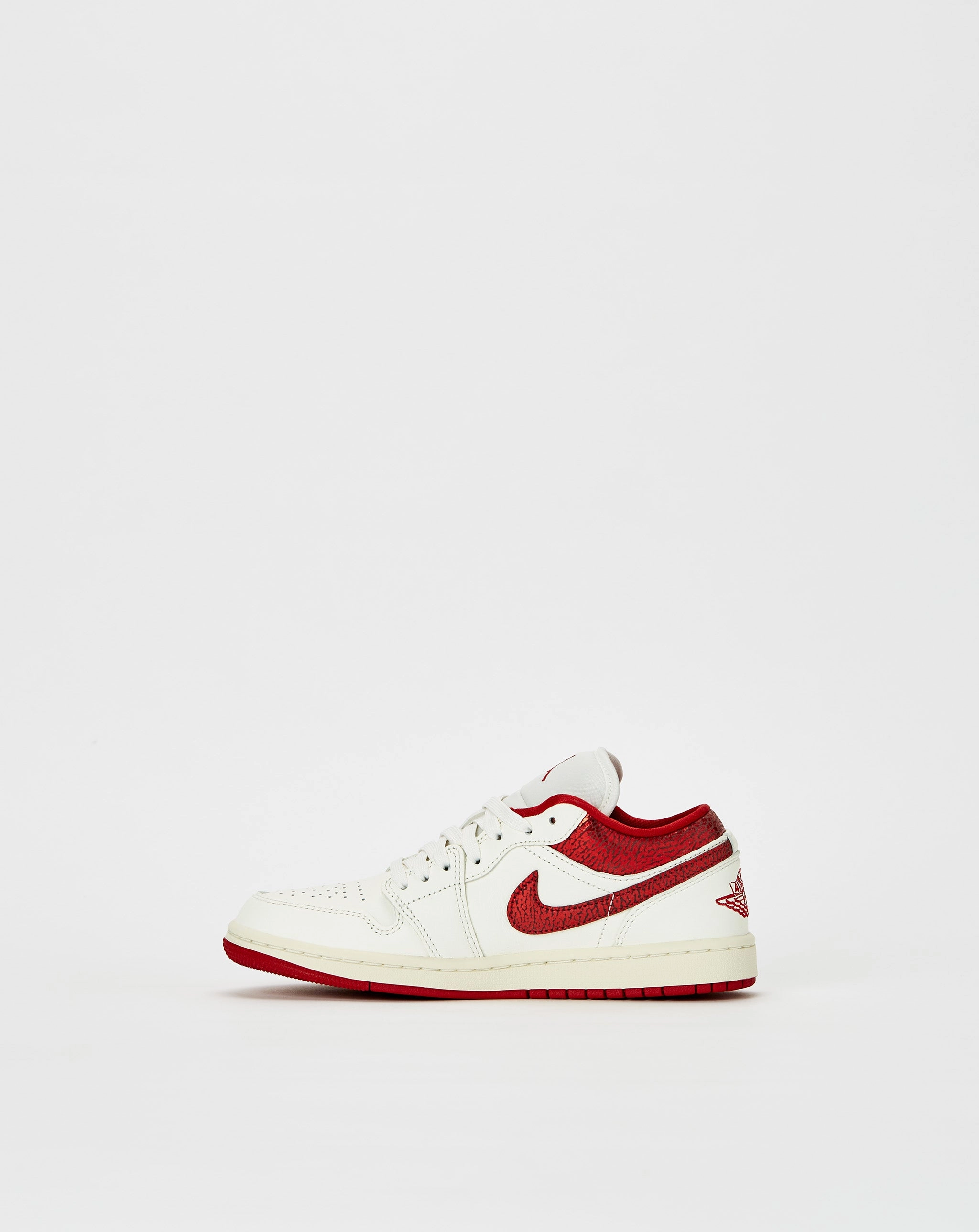 Shoes Air Jordan Women's Air Jordan 1 Low SE
