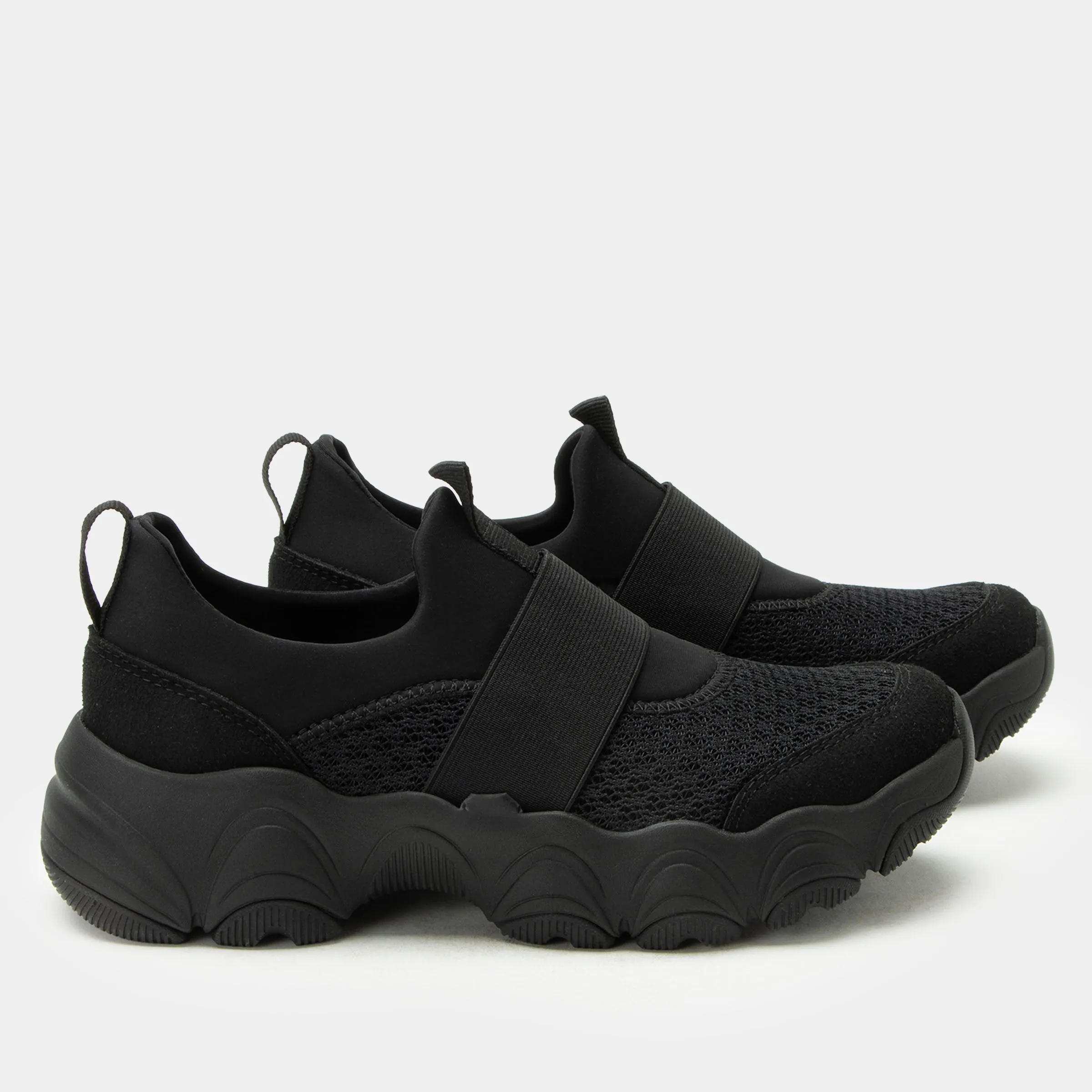 Sleek Joy Black Out Shoe
