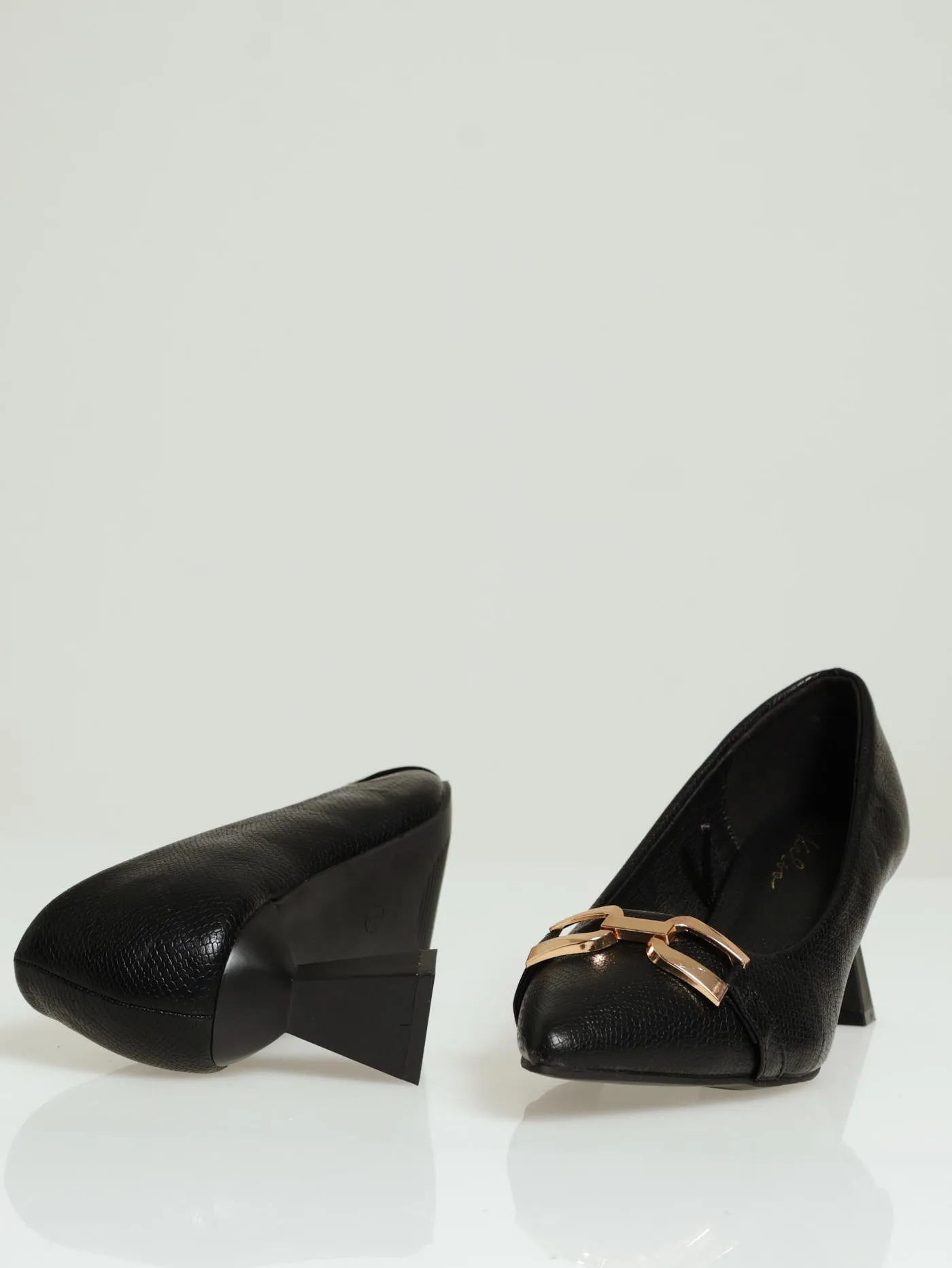Tapered Court Heel With Metal Trim - Black