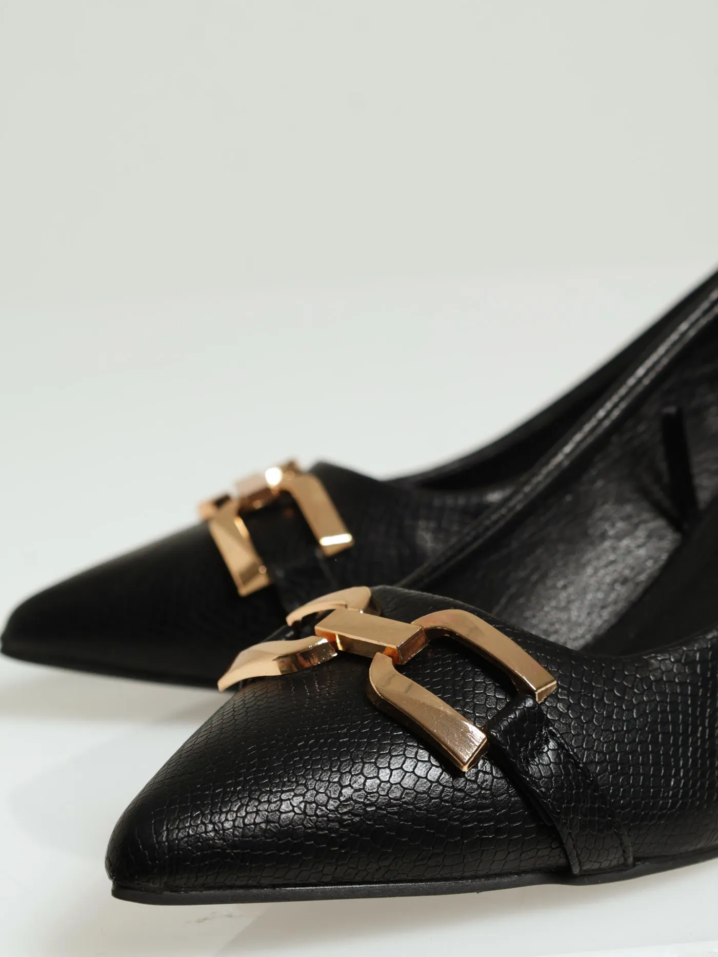 Tapered Court Heel With Metal Trim - Black