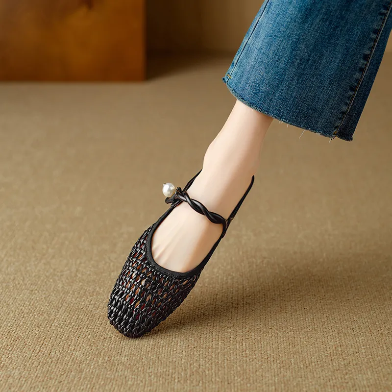 USS Shoes Angela Women's Low Heel Square Toe Hollow Mules