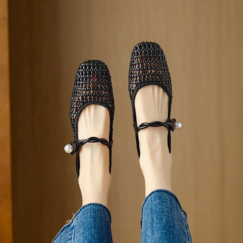 USS Shoes Angela Women's Low Heel Square Toe Hollow Mules