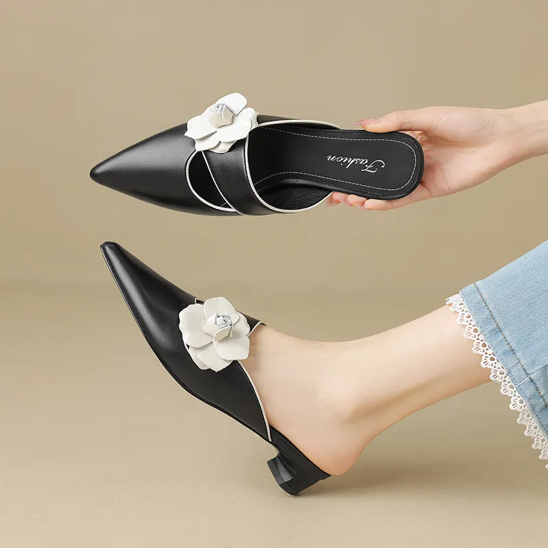 USS Shoes Angeles Women's Pointed Toe Leather Mules